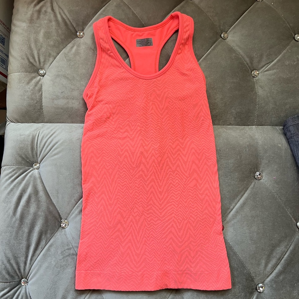 Women’s Athleta racerback tank with shelf bra size medium